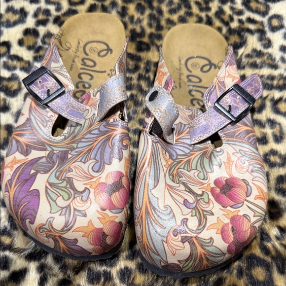 Calceo Women's Floral Mules - Picture 1 of 5